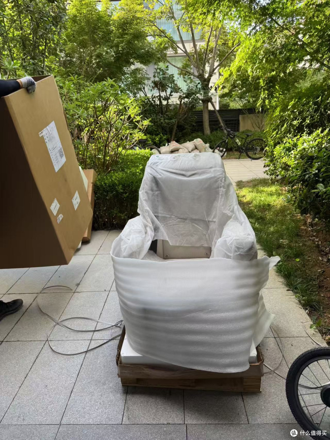 2500捡漏移动大沙发!把理想MEGA的座椅搬上工位,这波操作值哭了