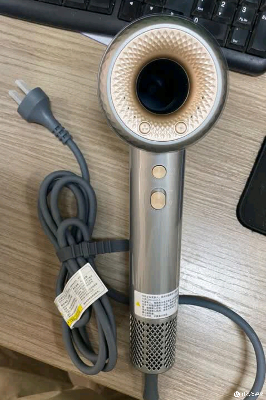 康夫F9电吹风机:高效干发与护发