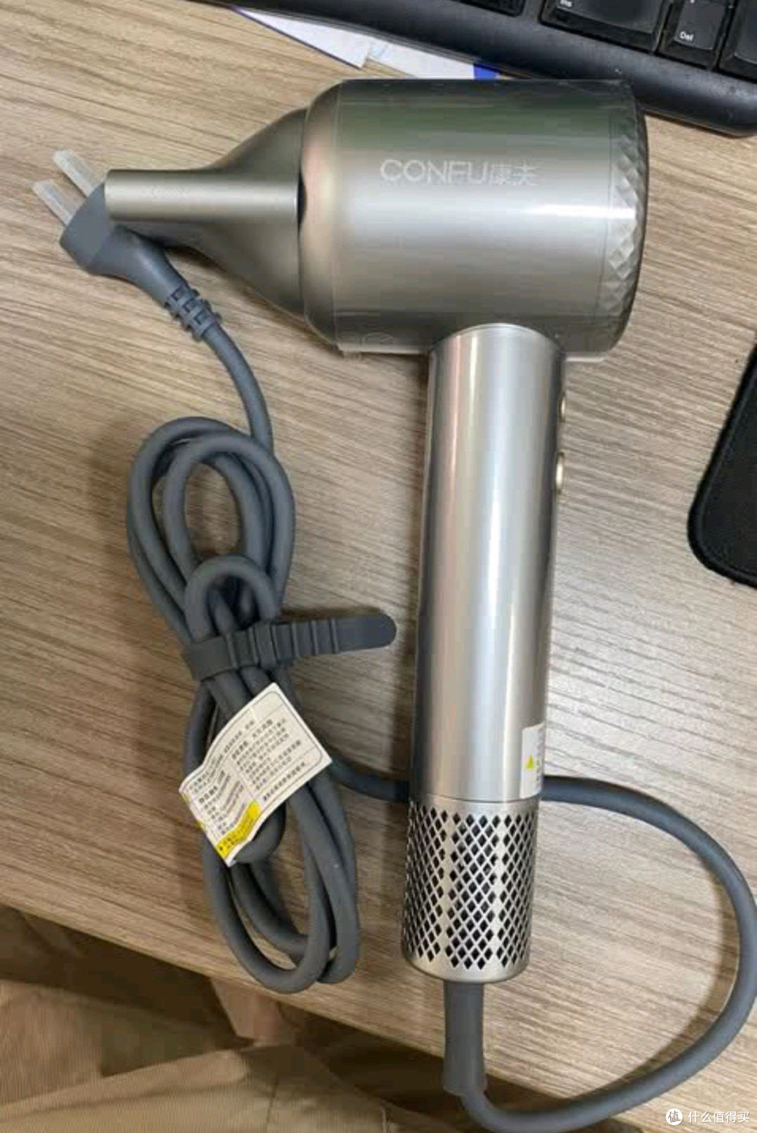 康夫F9电吹风机:高效干发与护发