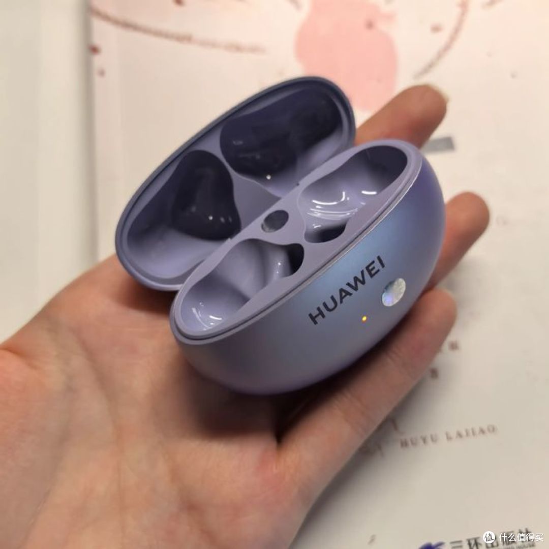 华为耳机充电盒怎么知道充满了？你知道吗？
