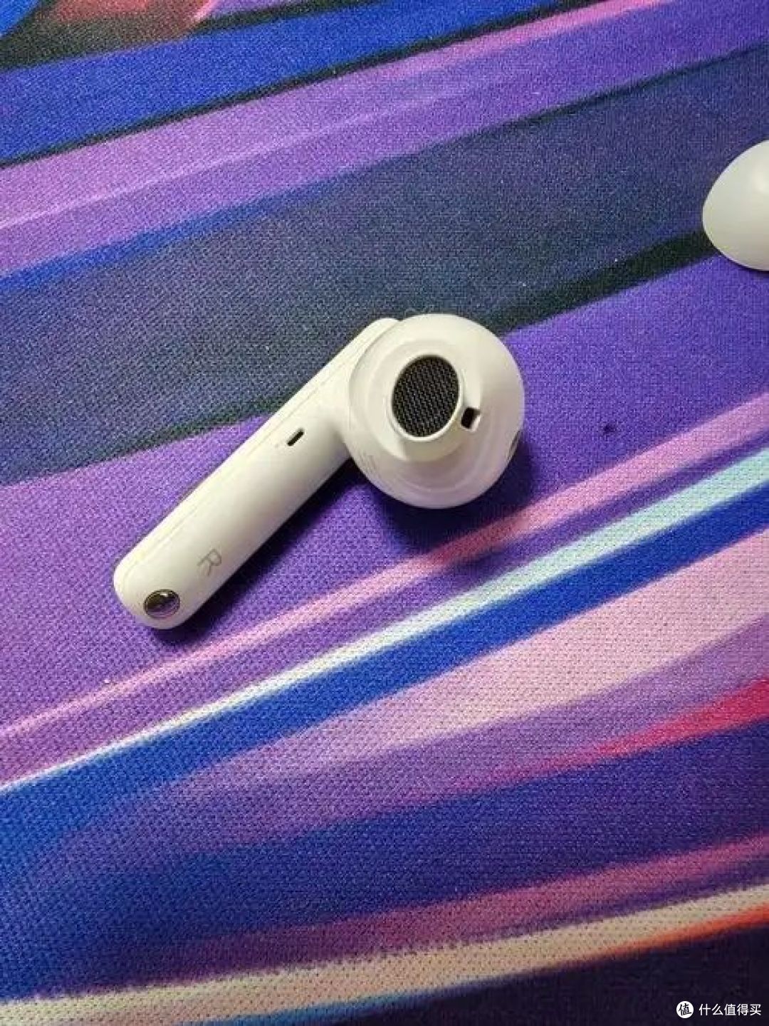 华为耳机充电盒怎么知道充满了？你知道吗？