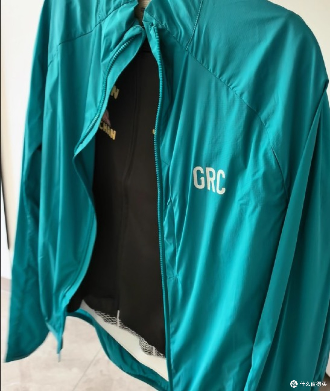 夏日公路骑行,紫外线、阵雨、风阻是常见难题。GRC 桀骜无尽骑行