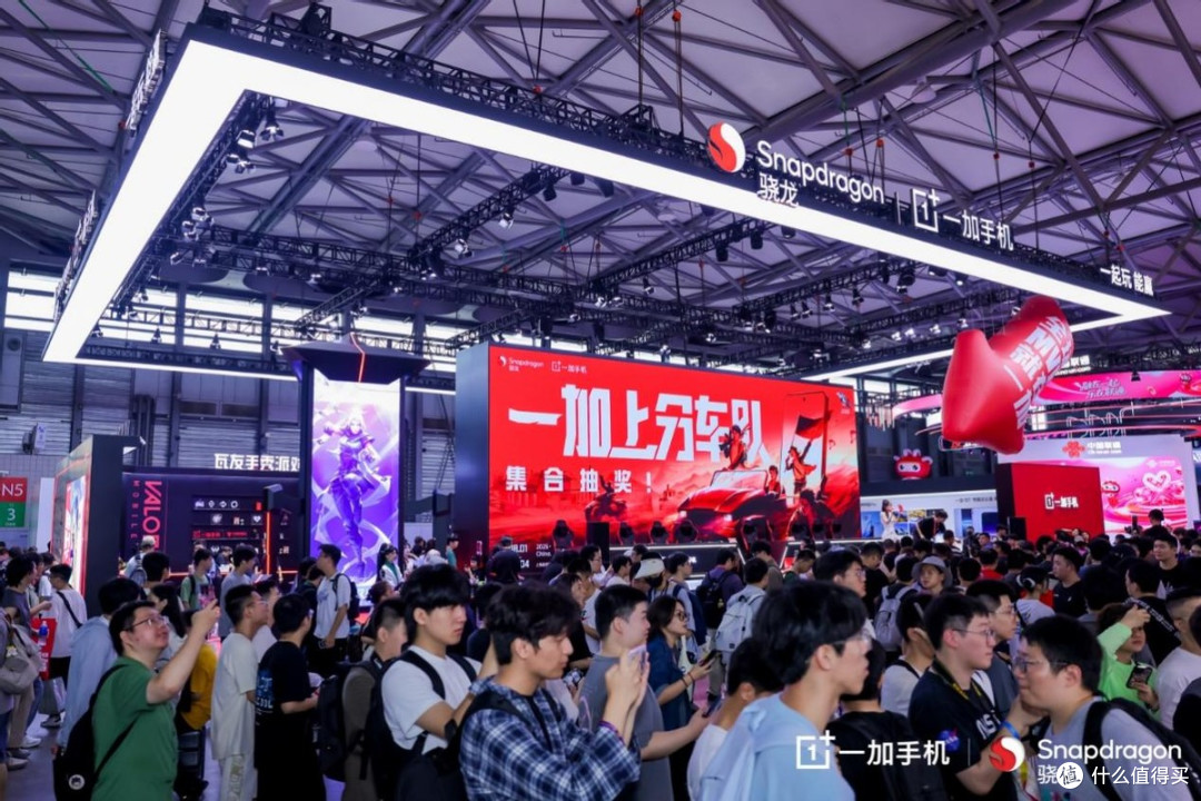 一加高调亮相 2025 ChinaJoy,四大游戏体验区燃炸全场