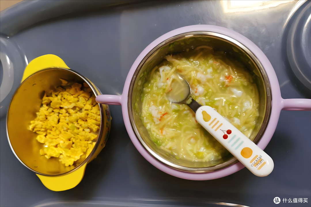 婆婆坚持给3个月宝宝喂米糊,宝妈:过早吃辅食等同于吃“毒药”
