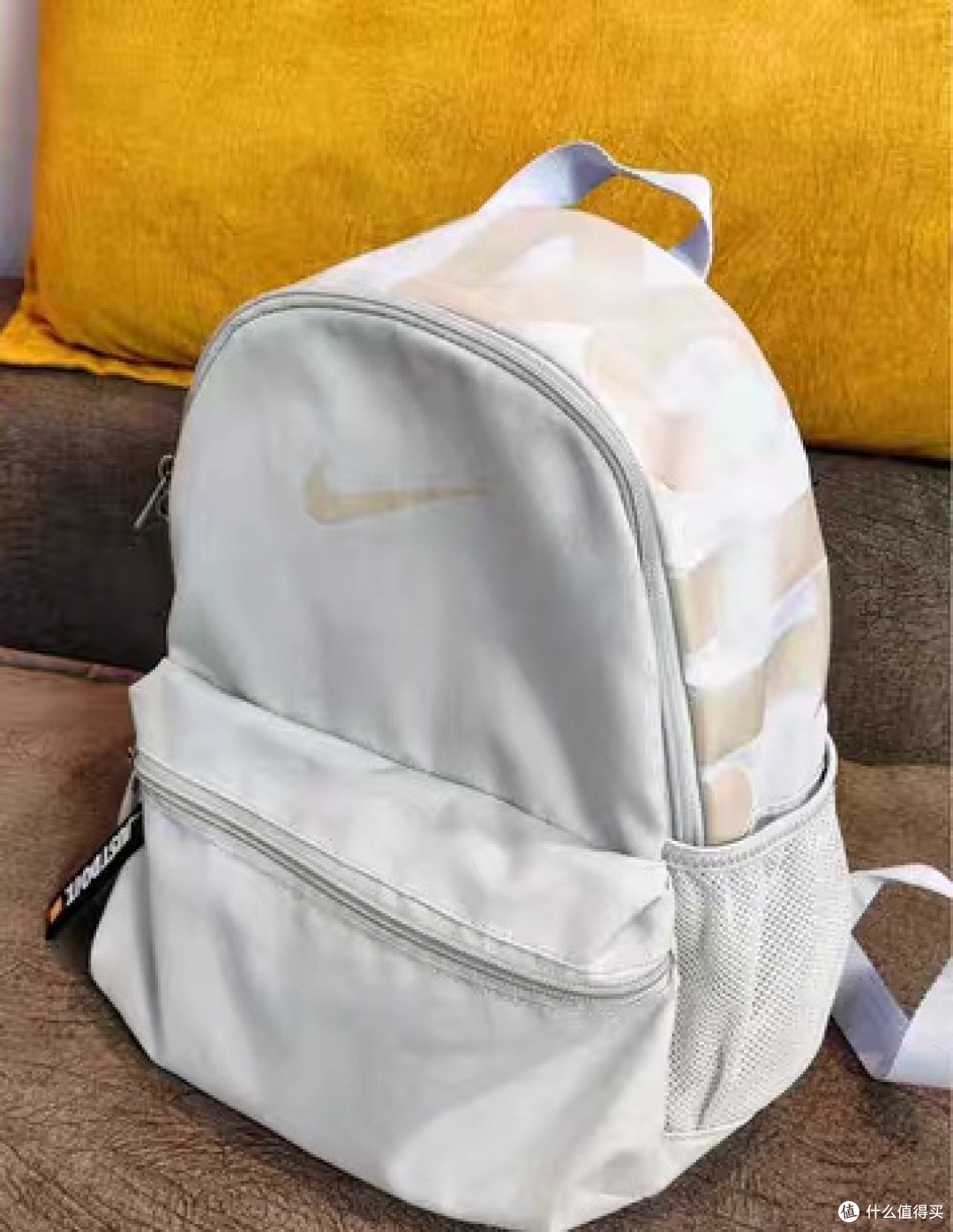 闲鱼淘到Nike小奶包:一百多块的镭射惊喜