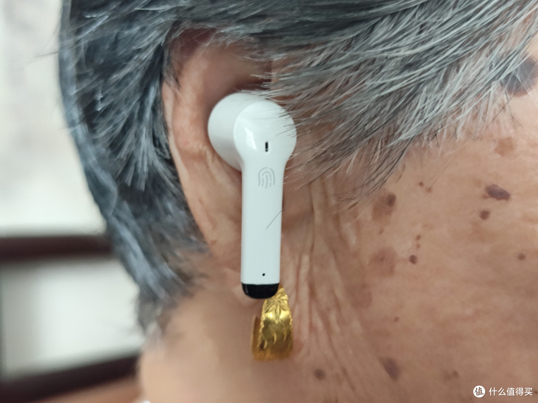 町石tinx助听器:80多岁老人也愿意戴的助听器,选对了真的不一样