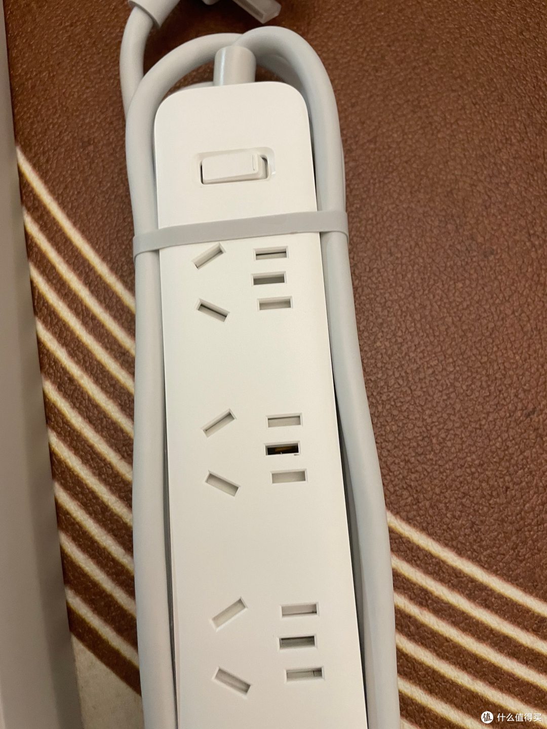 小米插线板,自带3口USB 2A快充