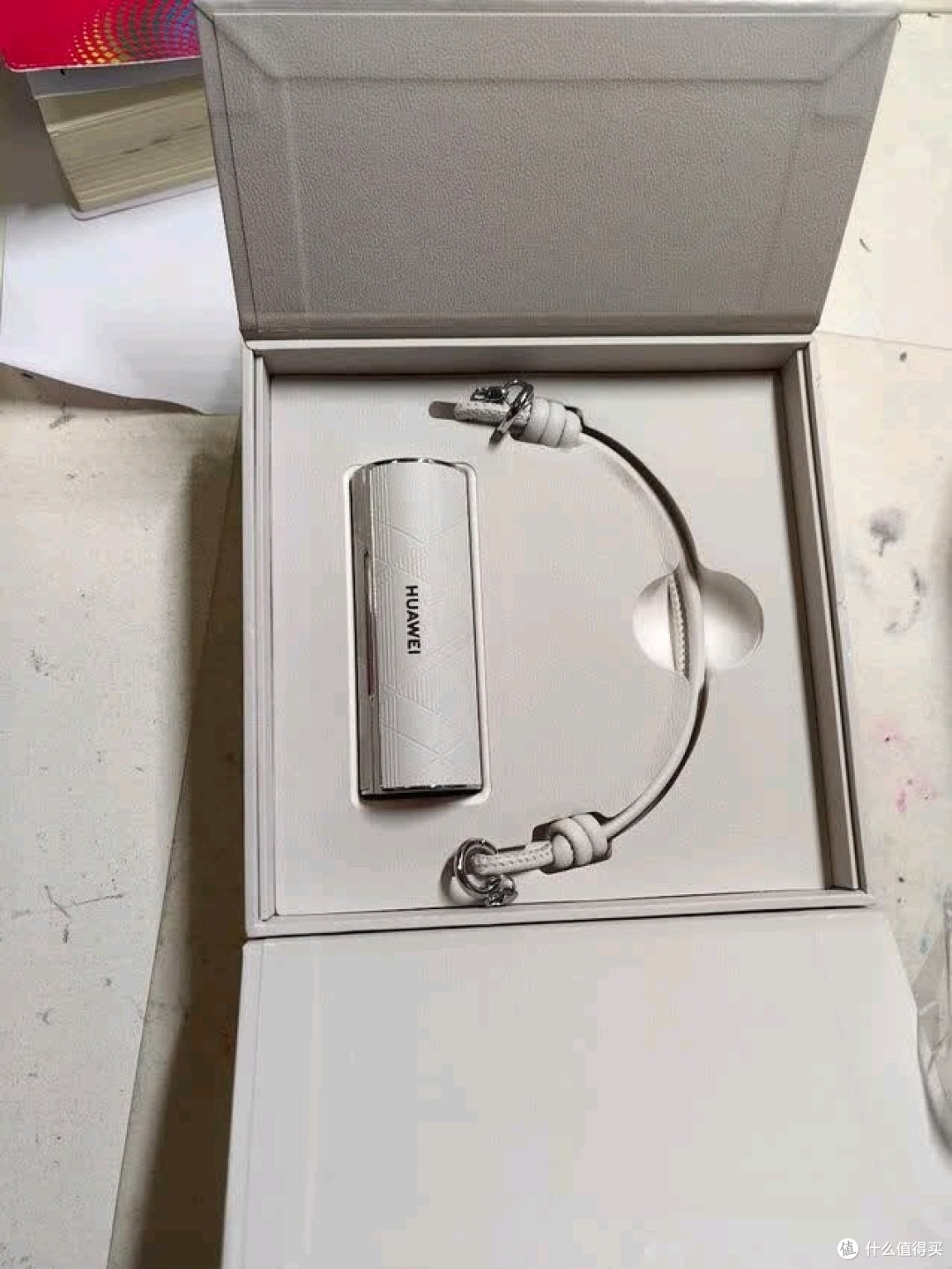华为口红耳机2两周体验,通勤党的精致妥协与惊喜!