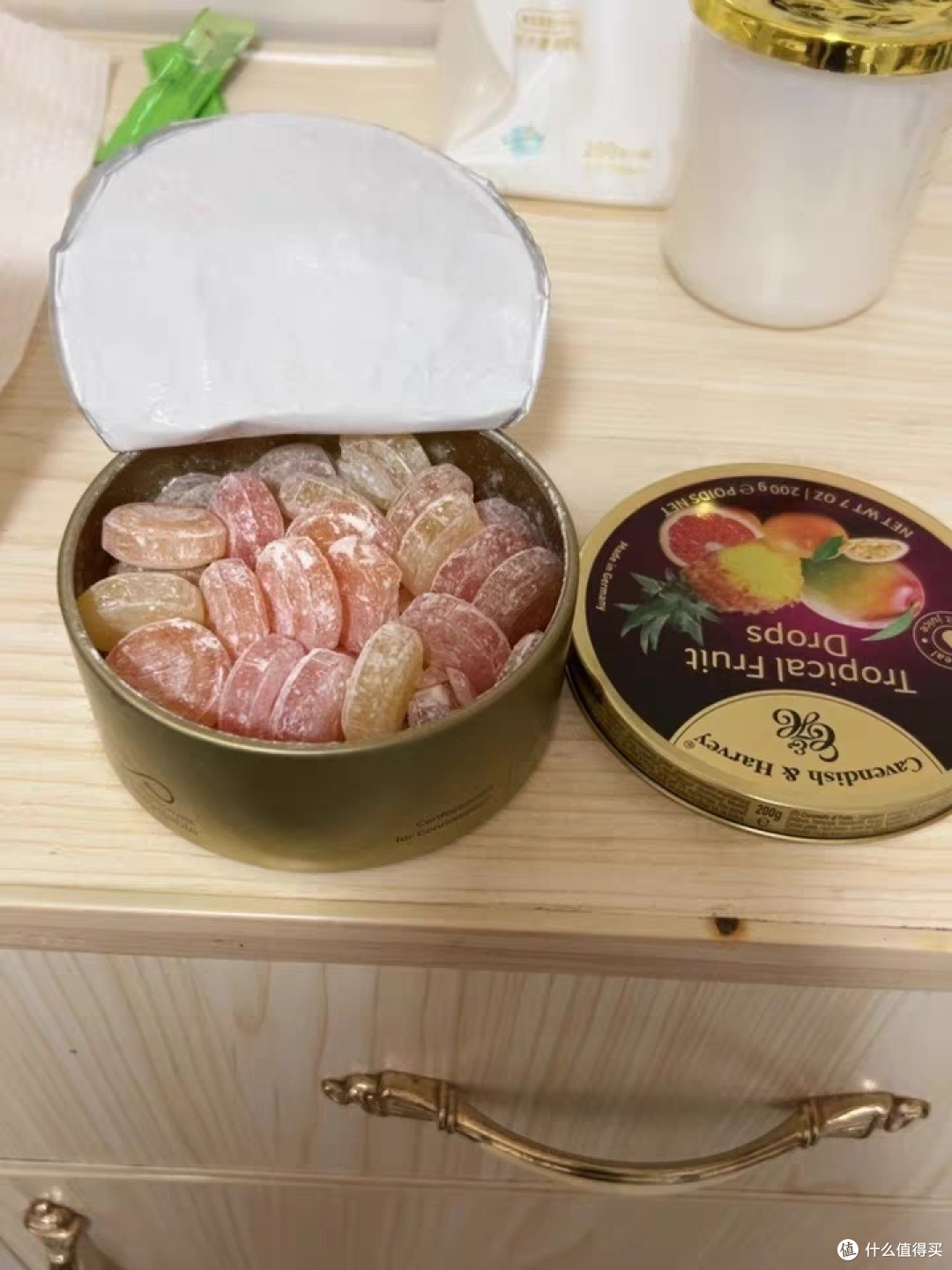铁盒里的缤纷甜蜜:德国嘉云糖,藏着生活的小确幸