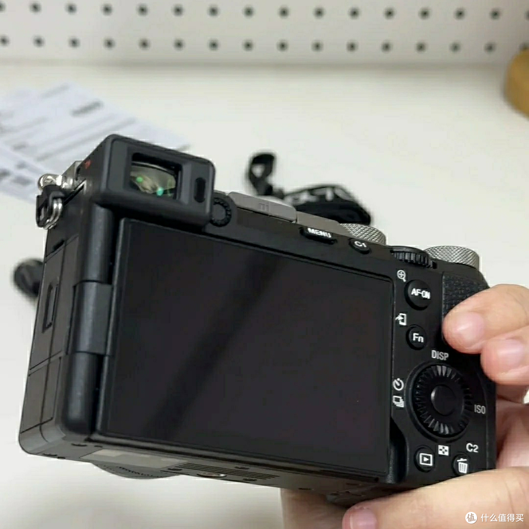 索尼A7C2:轻便全画幅相机