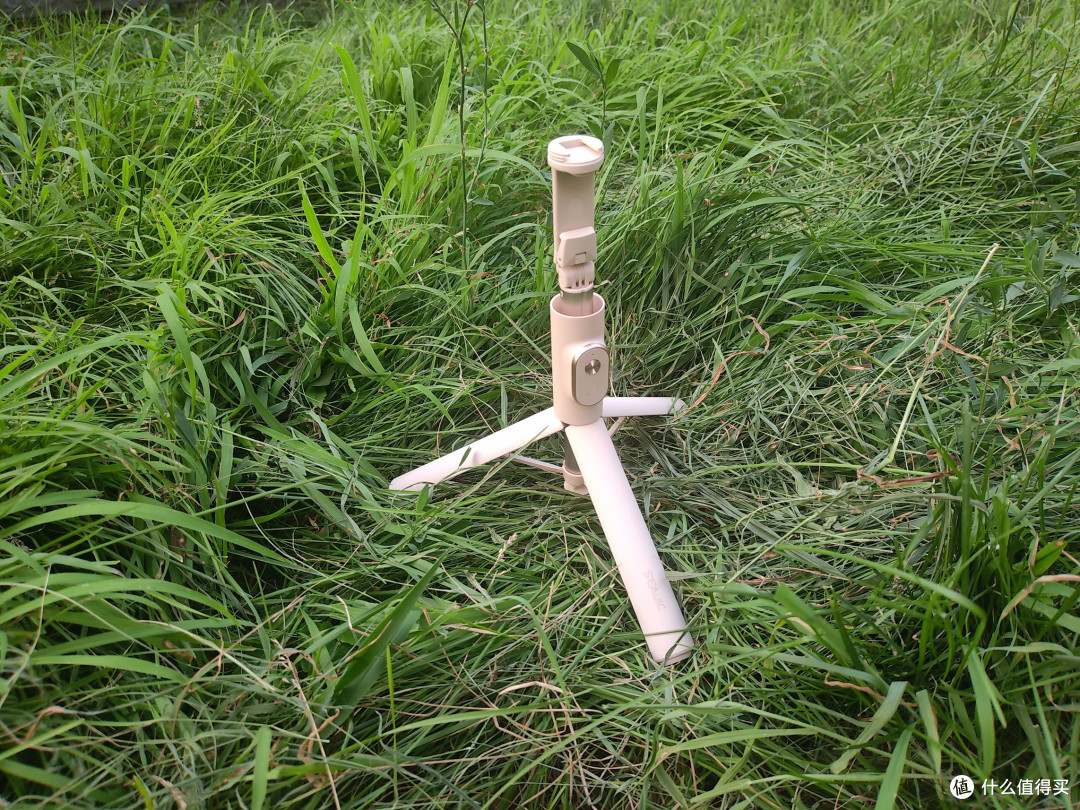 被问爆的户外拍照神器!这个迷你自拍杆真的赢麻了