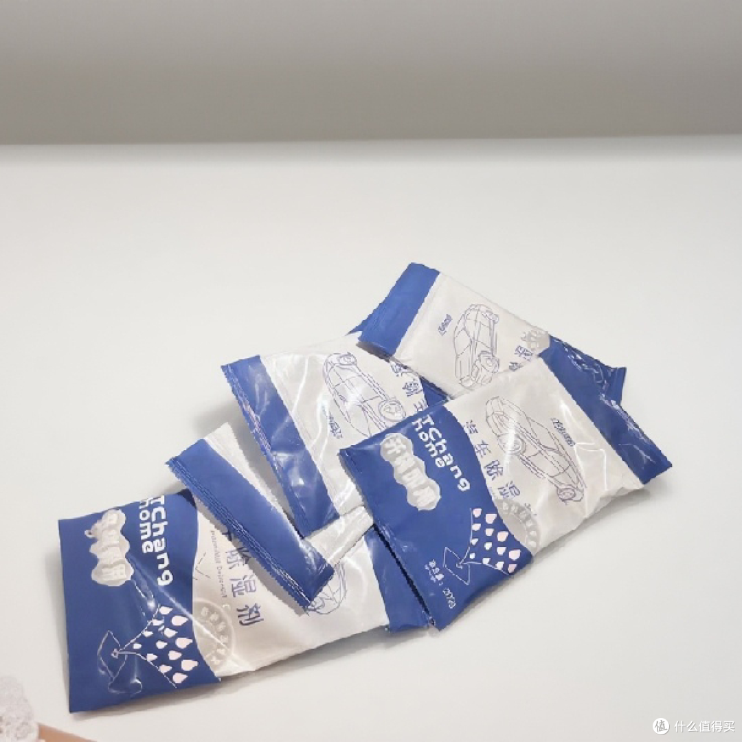 车内潮湿？试试这款吸湿袋！