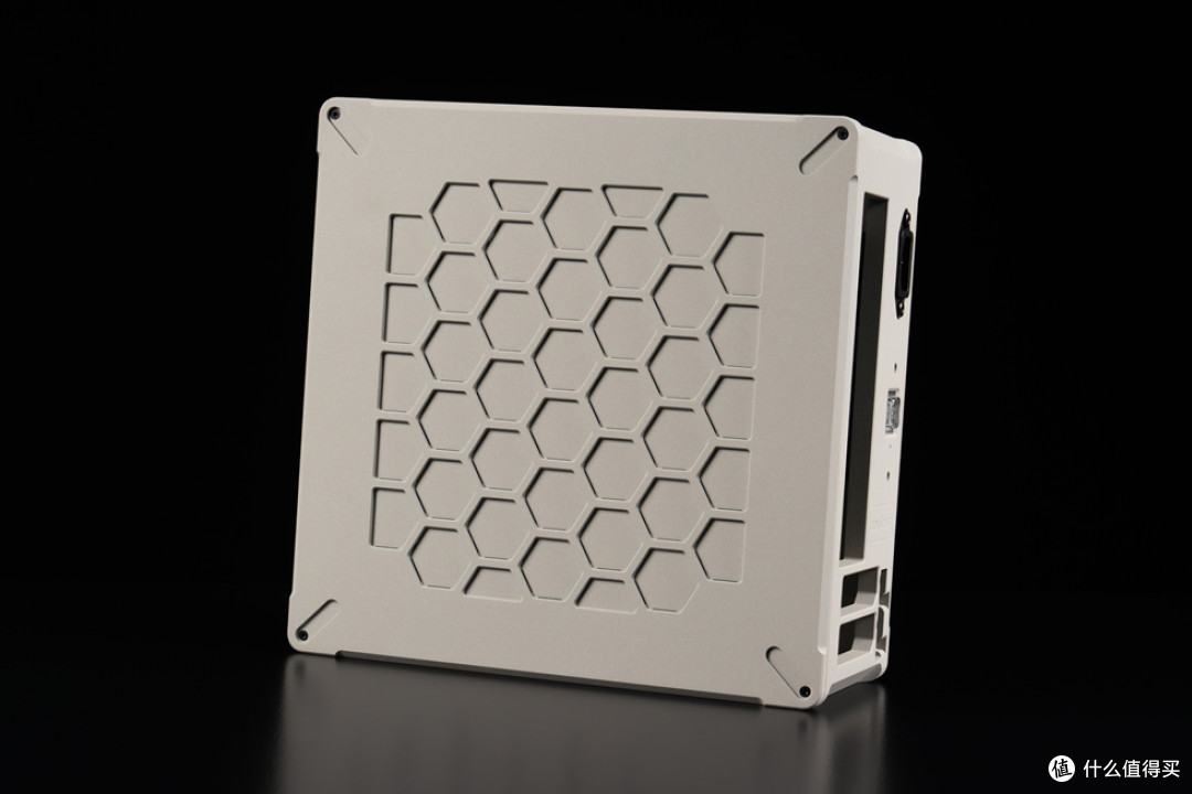 aboCase ContainerS+七彩虹CVN B850I+华硕 RTX 4060LP装机分享!