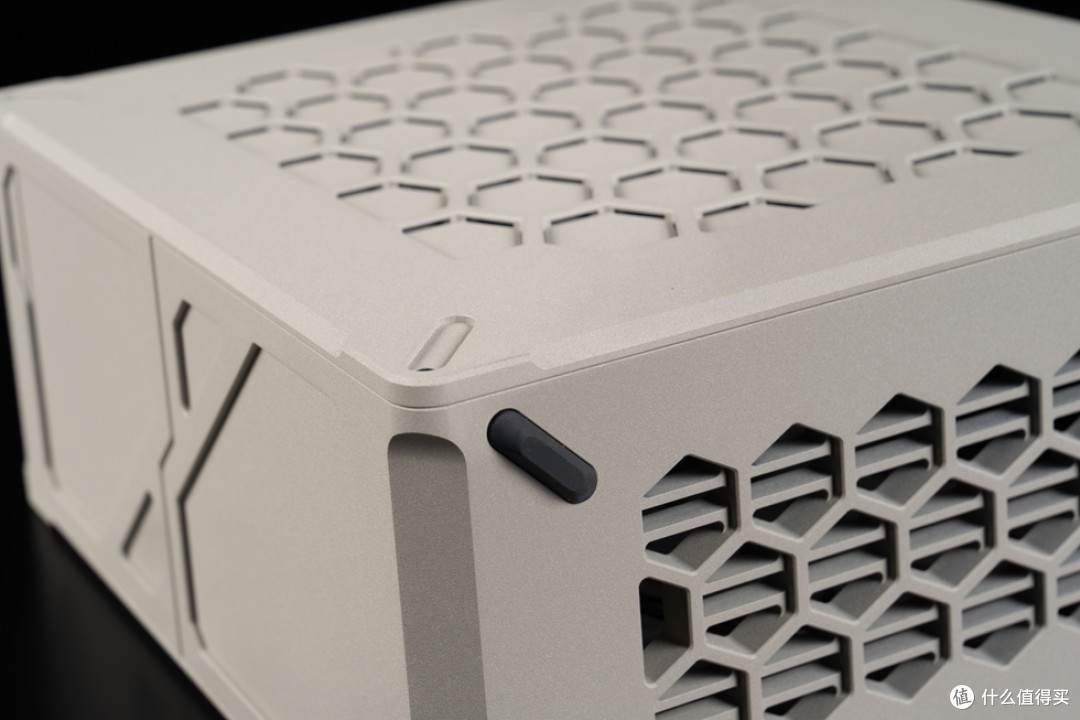 aboCase ContainerS+七彩虹CVN B850I+华硕 RTX 4060LP装机分享!