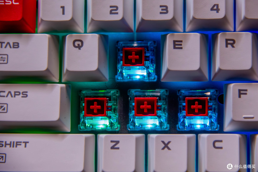 再打不过,真不能赖键盘了!除了性能还是性能 ATK RS6 Ultra评测