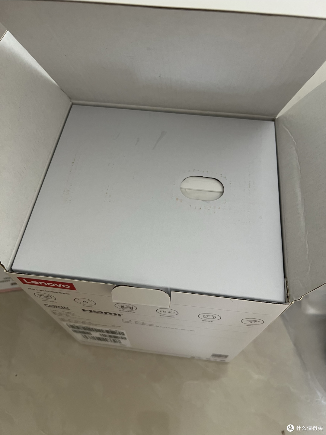 联想小新100s，卧室里的观影神器