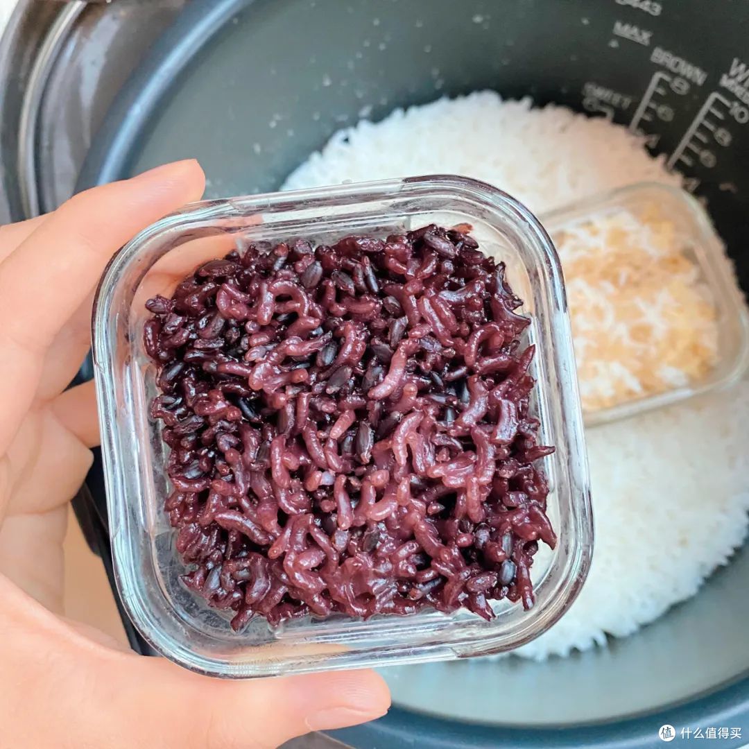 被中年阿姨的“电饭煲用法”折服了!打开思路后,用途居然那么广