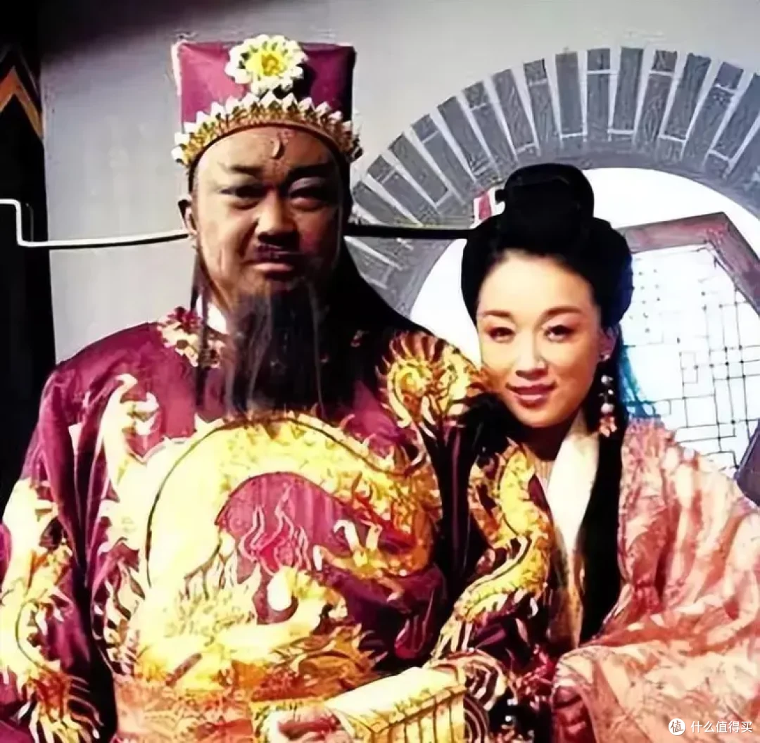 “包拯”金超群重病,他对小23岁的娇妻说:如果我死,你可以改嫁
