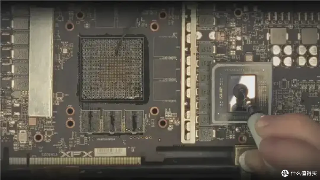 从烤箱走出来的RX 7800 XT：重新焊接核心+显存起死回生