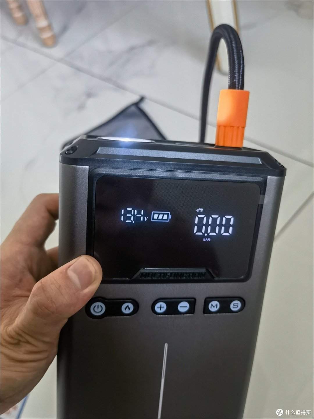 纽曼S400L汽车应急启动电源:旅途救星体验记