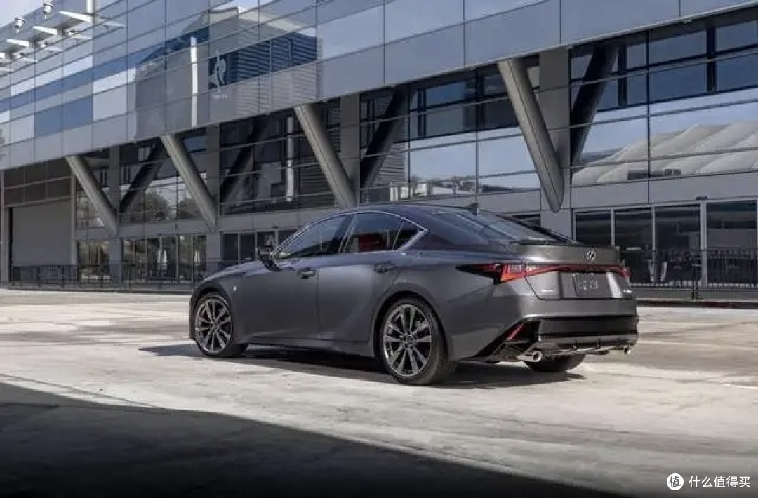 雷克萨斯IS 300运动版车型发布,搭载3.0L V6发动机+四驱