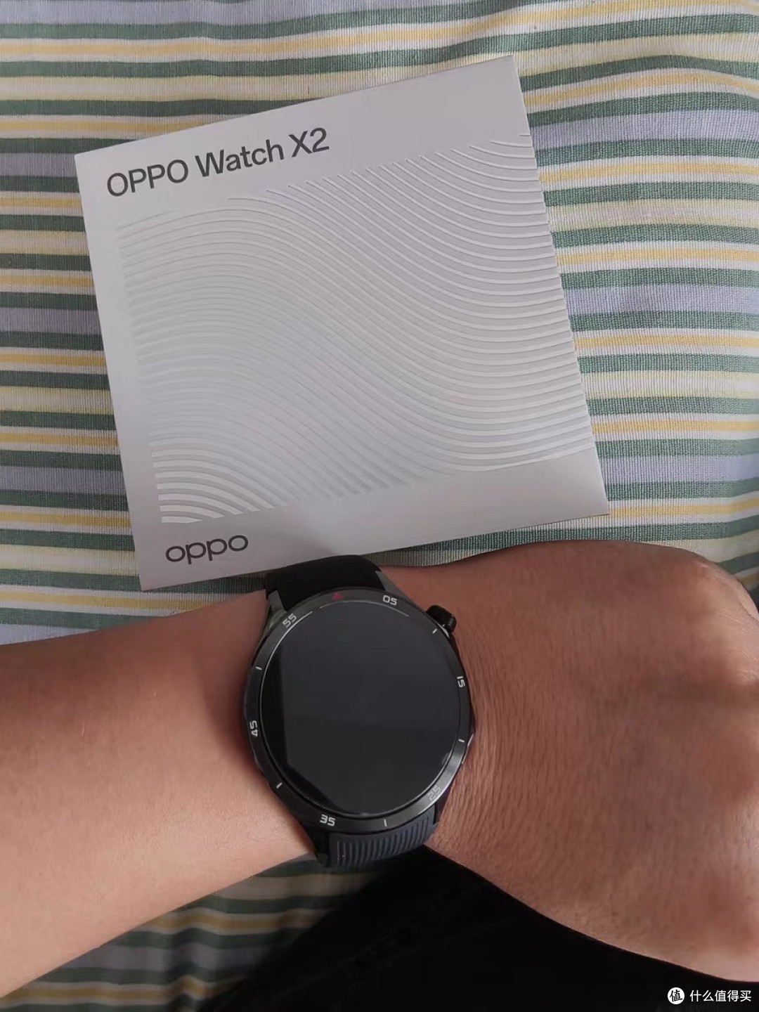 轻巧设计，全天候健康助手：OPPO Watch X2