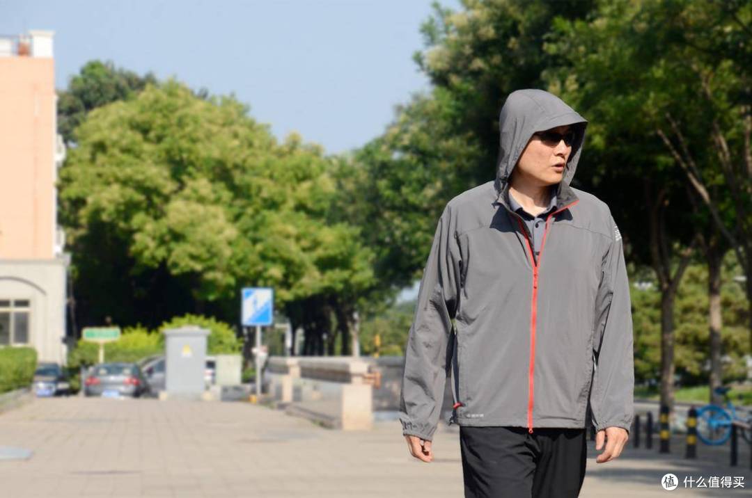 今年真的是热,但穿了单导遮热服2.0,骄阳又算得了什么呢?