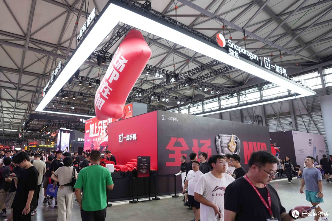 一加手机携旗舰亮相CJ2025 重构移动游戏体验边界