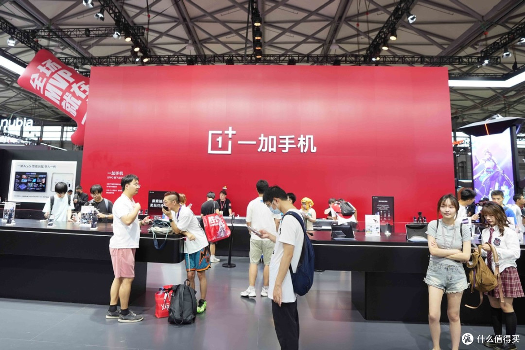 一加手机携旗舰亮相CJ2025 重构移动游戏体验边界