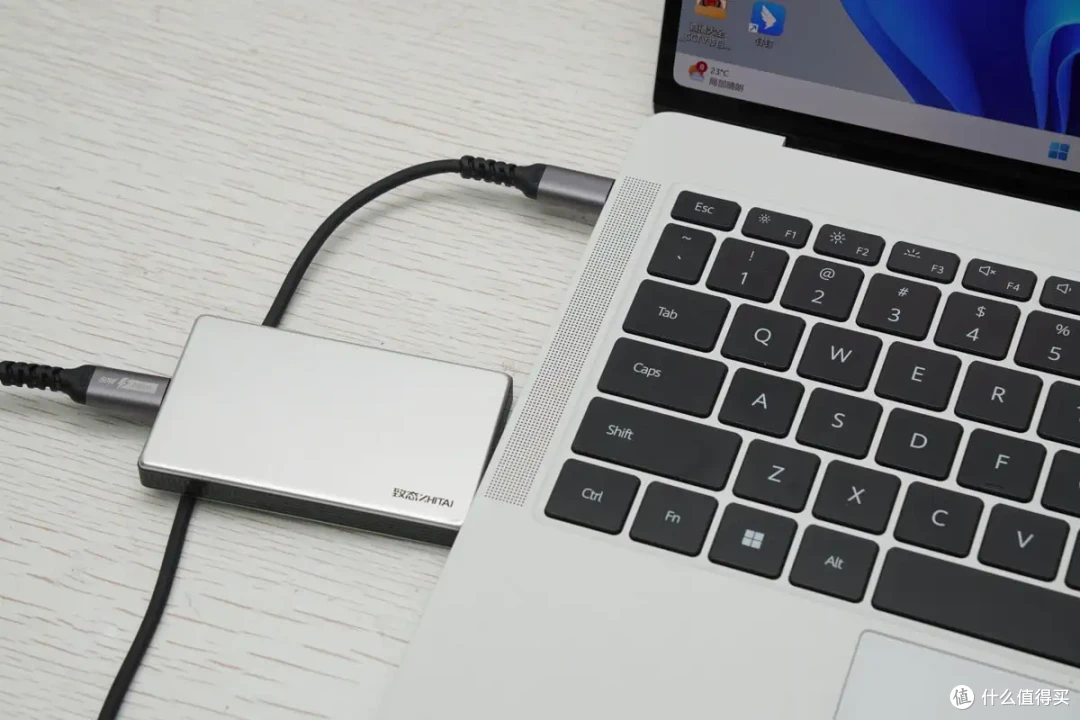 一根线搞定投屏 + 快充 + 传输,酷乐炫 20Gbps 投屏线深度评测