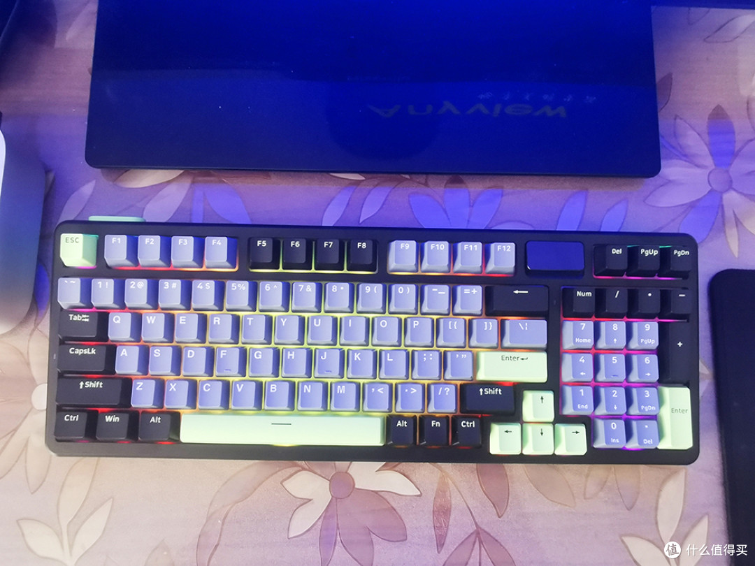 优越手感,超长续航:雷柏V700 DIY-98多模无线机械键盘体验