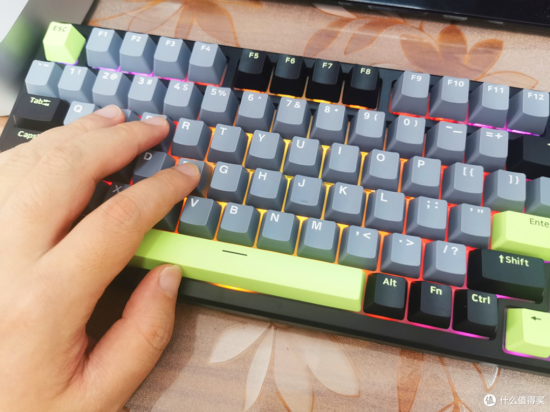 优越手感,超长续航:雷柏V700 DIY-98多模无线机械键盘体验