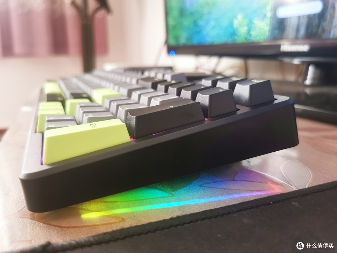 优越手感,超长续航:雷柏V700 DIY-98多模无线机械键盘体验