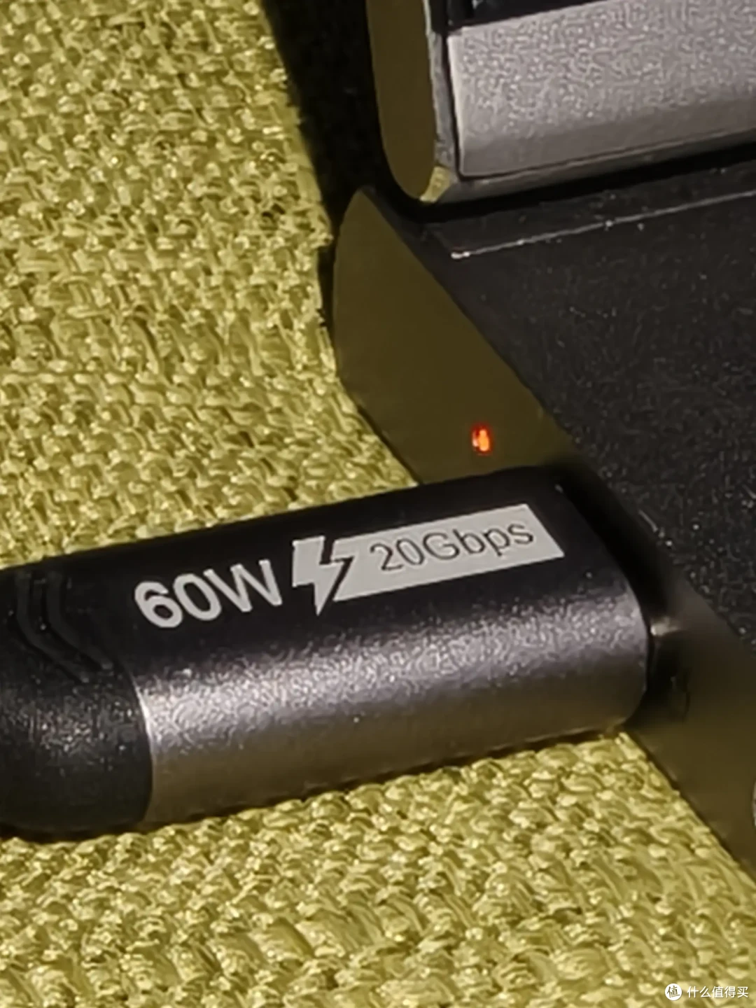 酷乐炫20Gbps 3m高速投屏线评测:大屏体验新选择