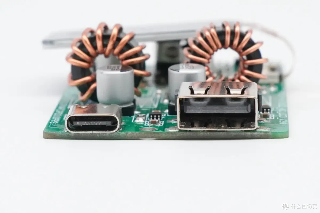名片大小,超强兼容, PowerPi D45AC 数显快充方案评测