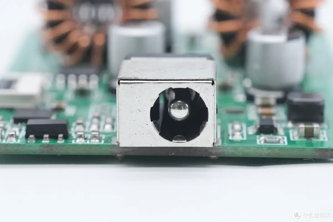 名片大小,超强兼容, PowerPi D45AC 数显快充方案评测