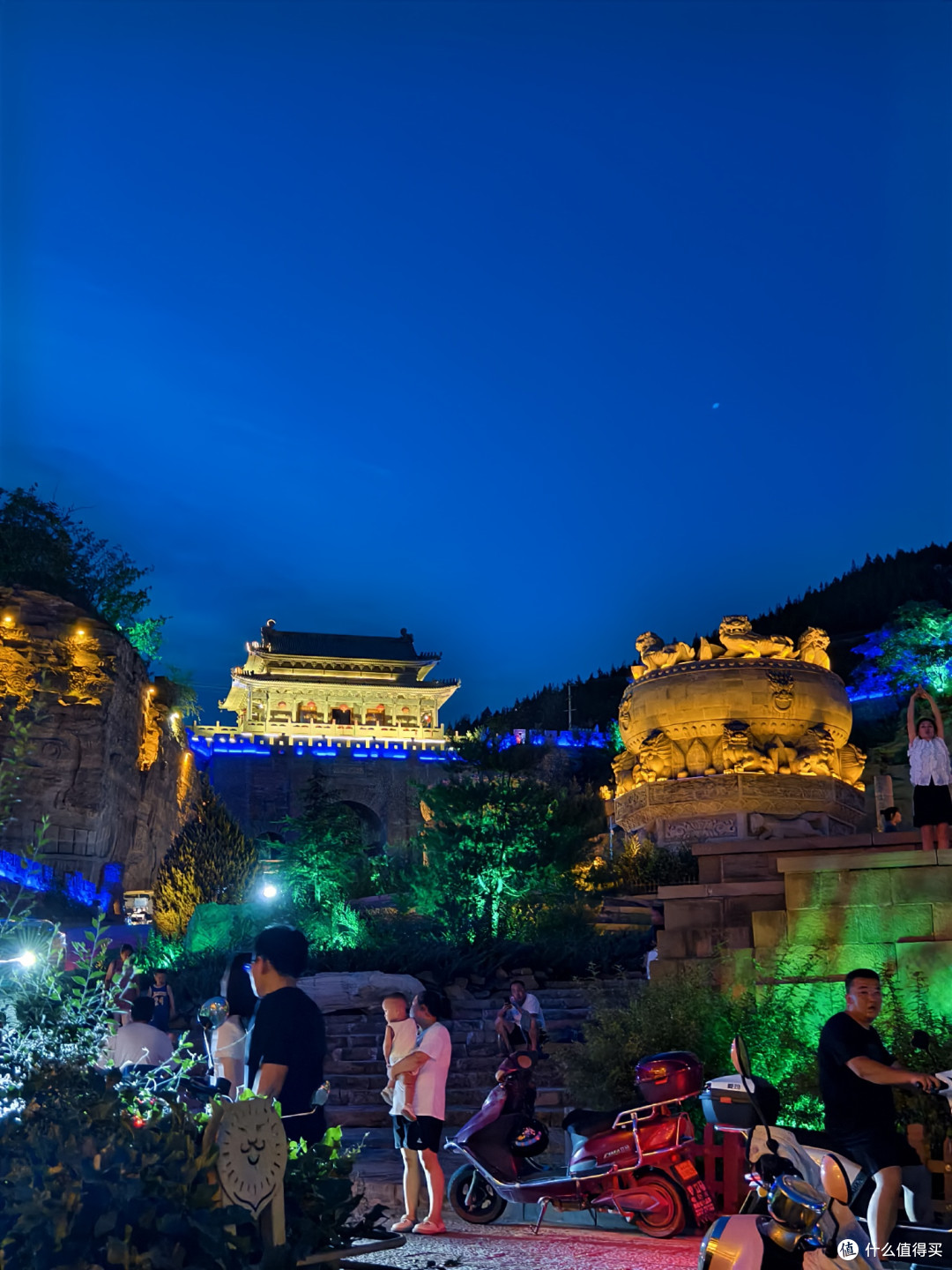 夜幕下的陕北绥德县,清凉的风、绚丽的景