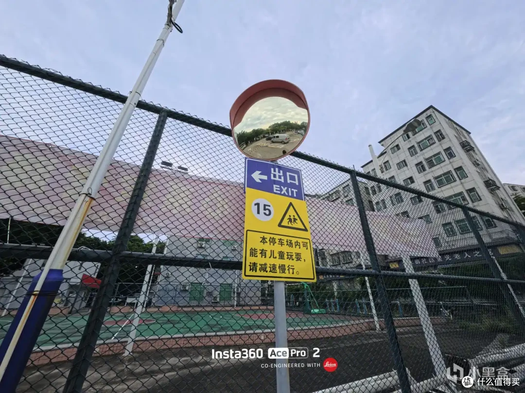 我的第一台徕卡微单！用运动相机扫街是什么体验Insta360AcePro2