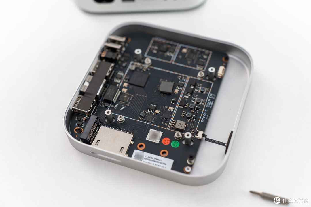 无损扩容、提速丐版Mac mini,零刻Mate Mini拓展坞体验报告