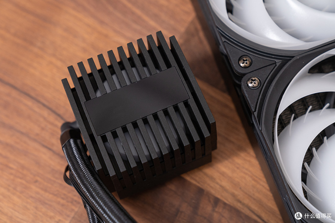 老牌厂商的诚意回归,zalman 思民 ALPHA2 A36 360 水冷实测