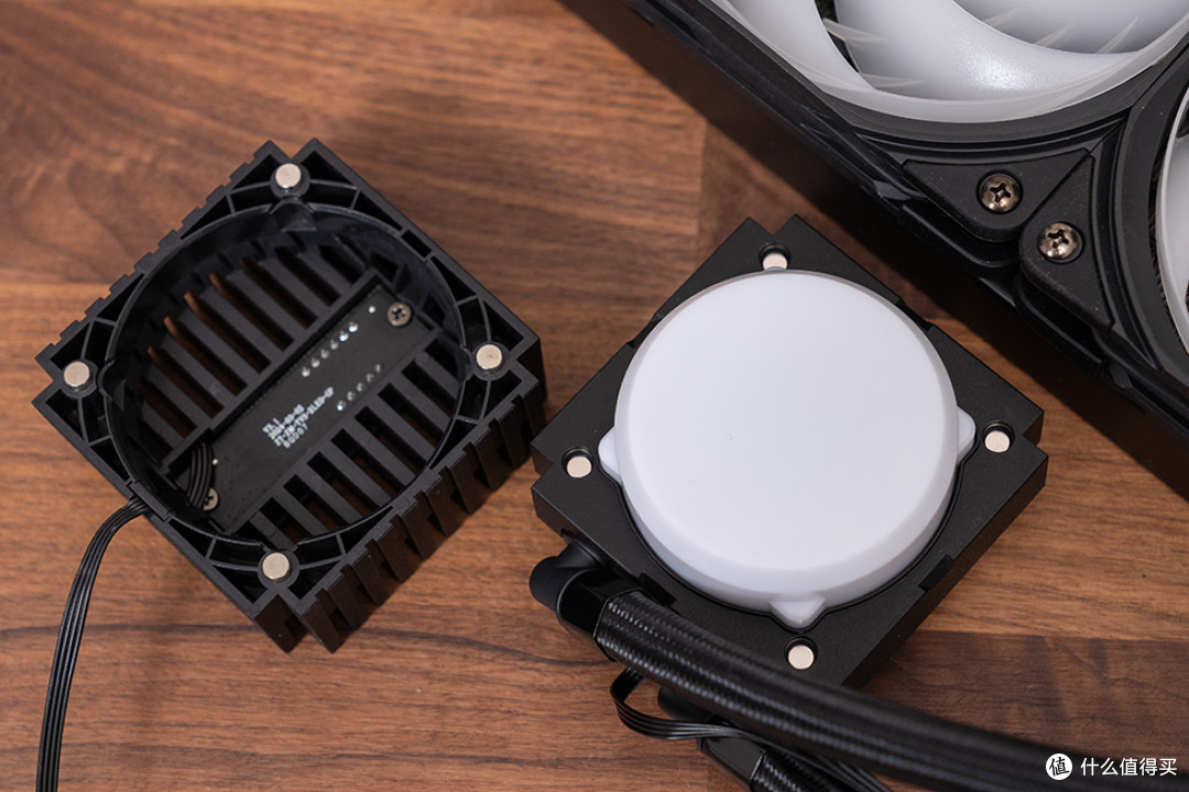 老牌厂商的诚意回归,zalman 思民 ALPHA2 A36 360 水冷实测