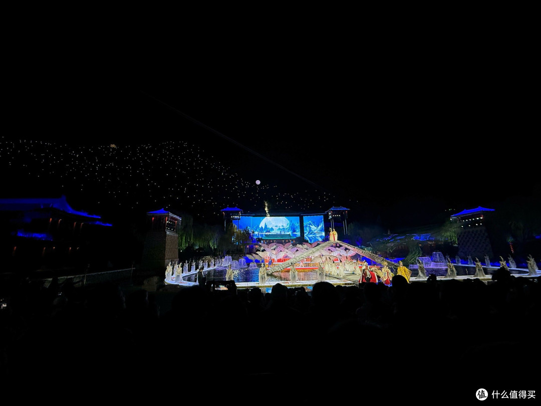 穿越千年盛世，襄阳唐城夜游表演体验：光影交织的唐风盛宴