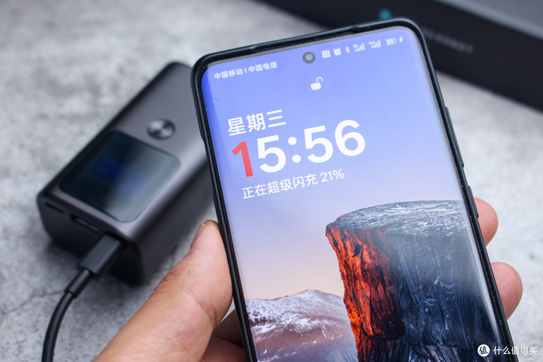 3C充电宝怎么选,雷神移动电源V10可以入手