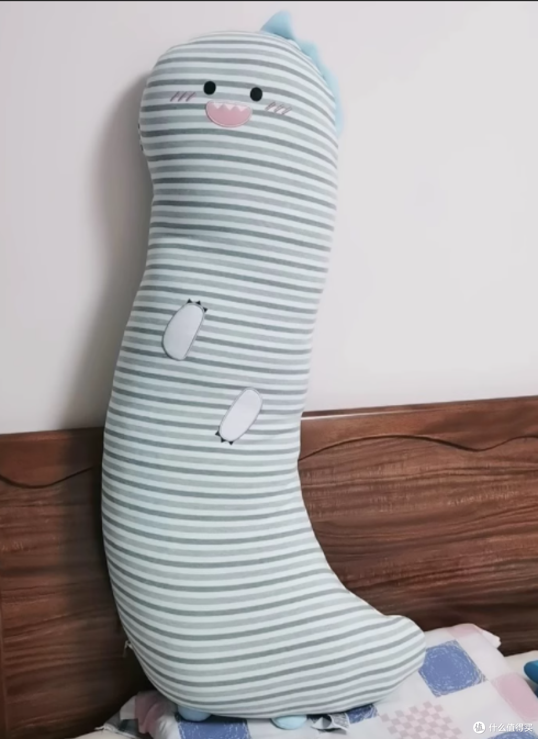 乐瓜冰西瓜大眼海马睡觉抱枕:夏日睡眠的清凉萌伴