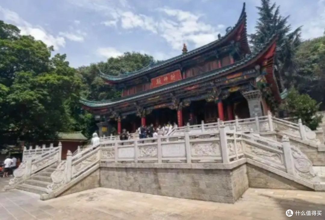 云南晋宁:滇池南岸的诗意栖居与千年文明探秘
