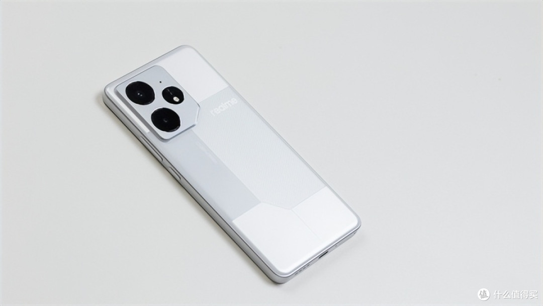 手机行业诞生“新卷王”，16GB+1TB跌至2079元，国补后可以闭眼买