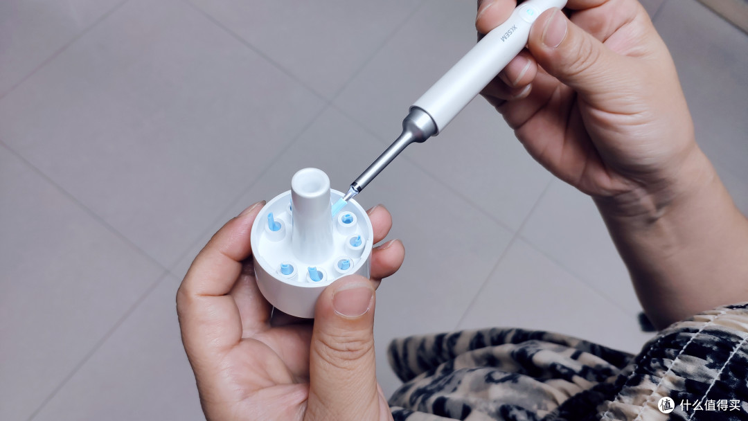 可视采耳越级体验-西圣Find X智能可视挖耳勺
