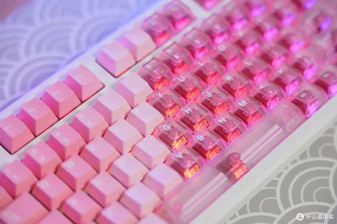 粉雾海真靓,黑爵MK87三模机械键盘质感高级,火龙果轴按着很舒服