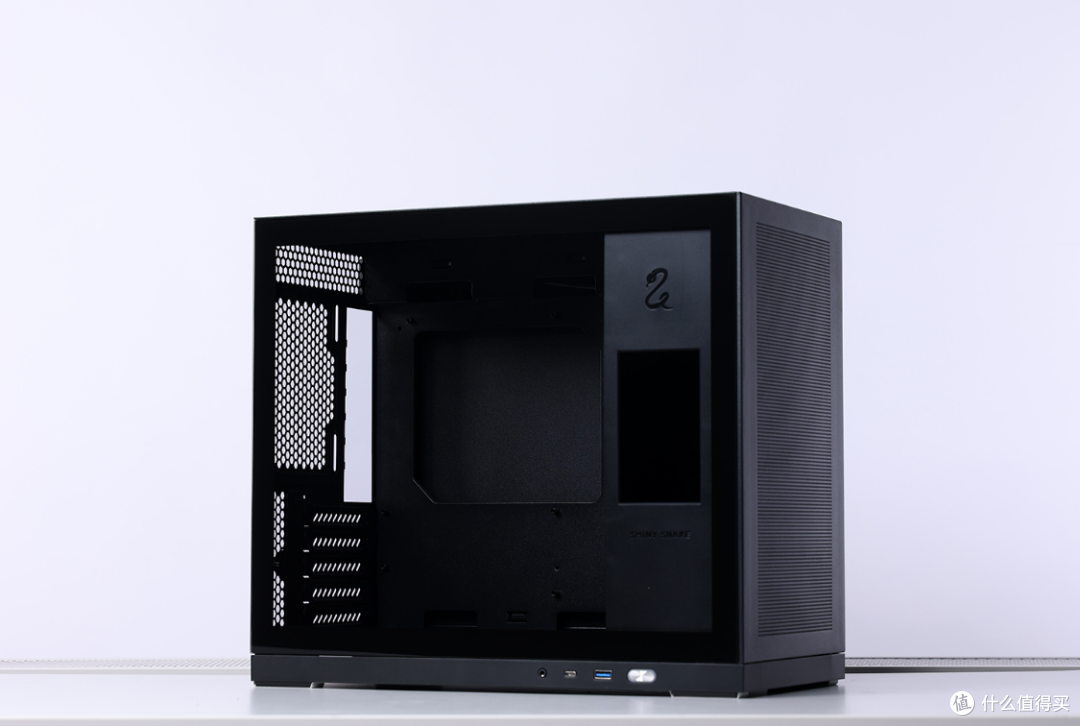 预算9k打造的桌面MATX小钢炮:9600X+5060Ti+闪鳞G500装机