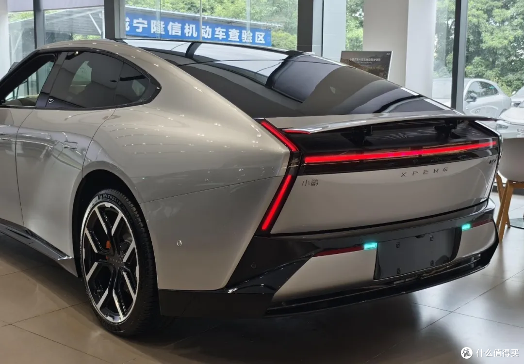 能否干翻小米SU7和model3?小鹏P7五年磨一剑